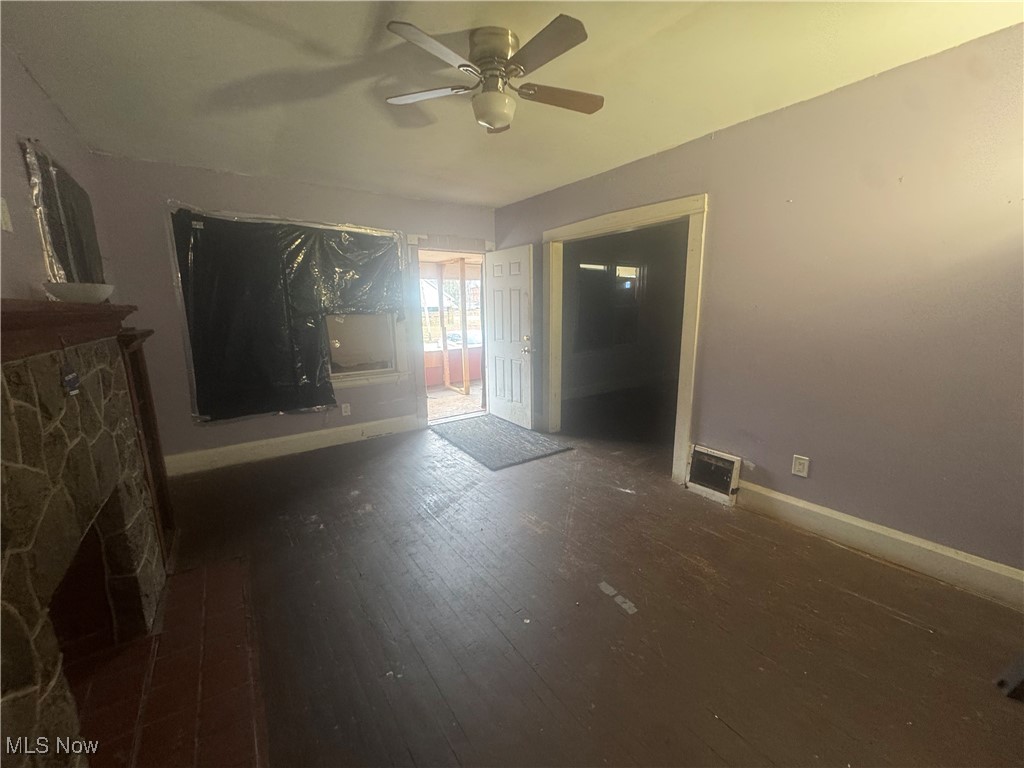 27 W Avondale Avenue