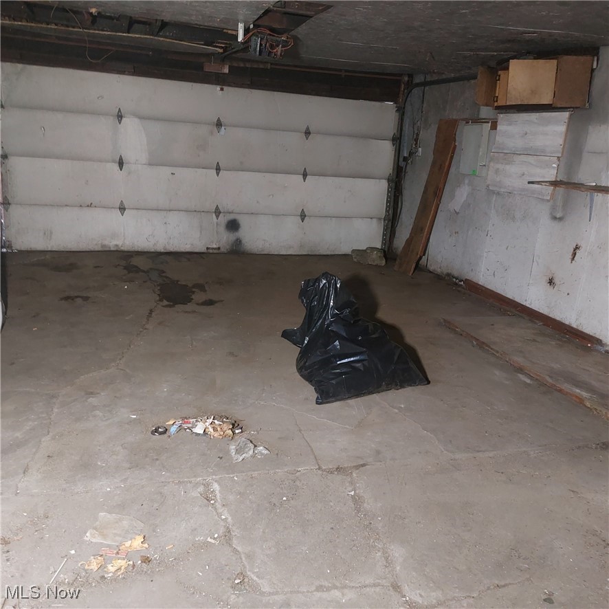 27 W Avondale Avenue