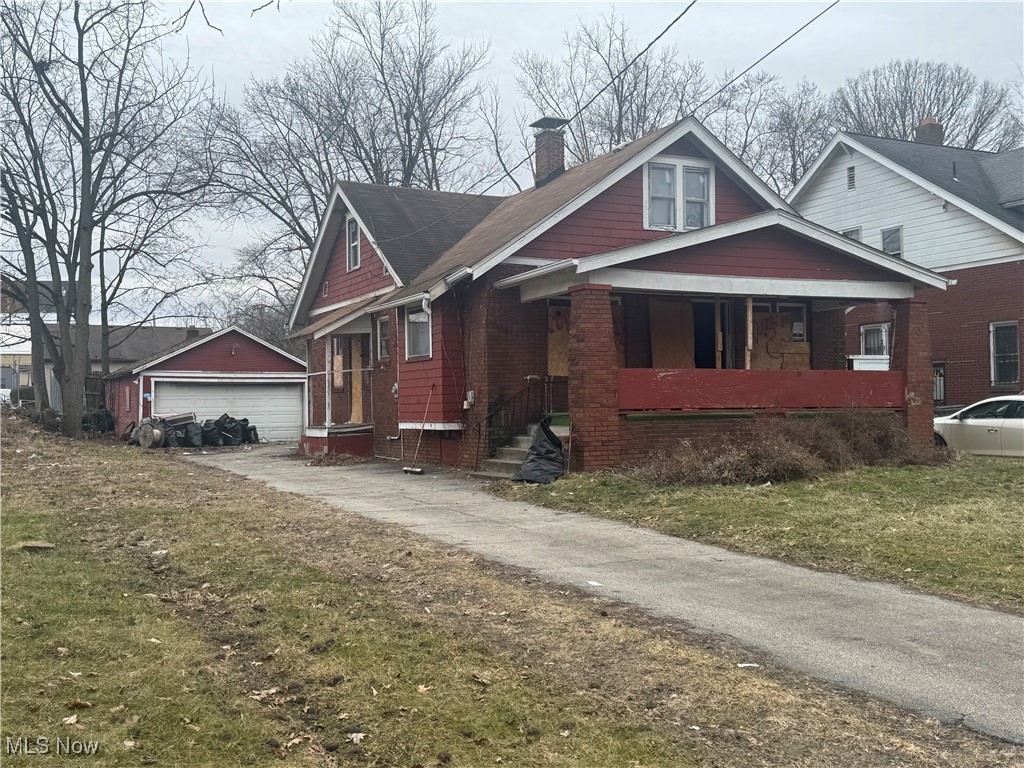 27 W Avondale Avenue