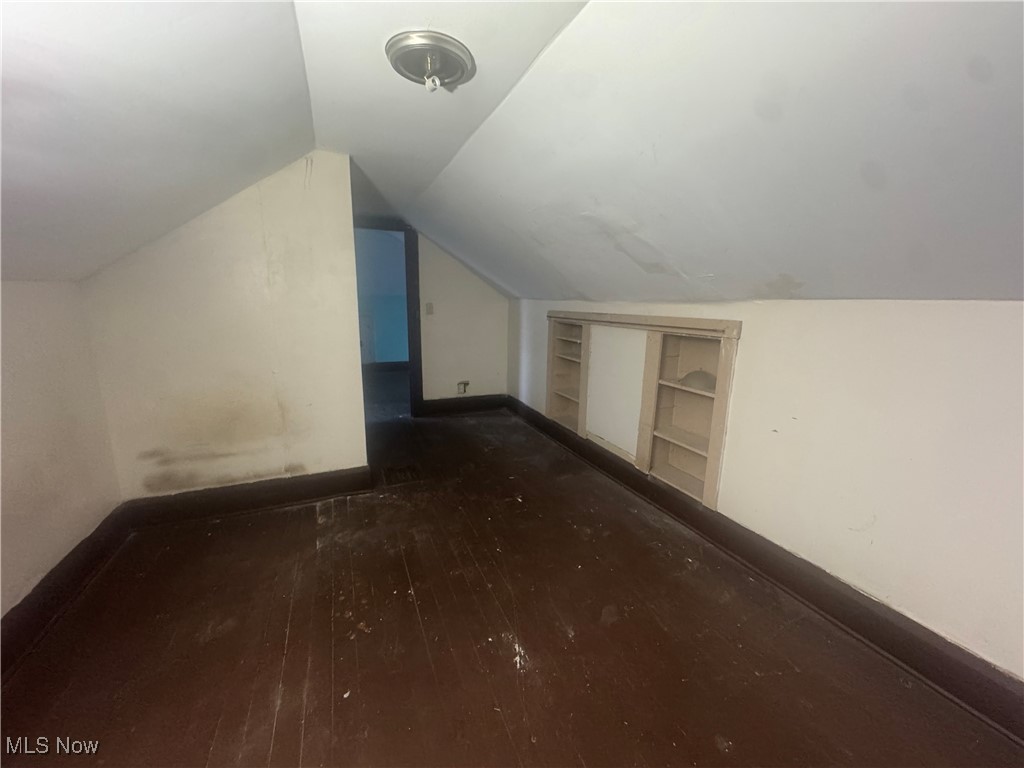 27 W Avondale Avenue