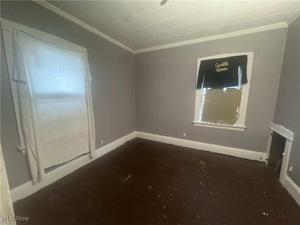 27 W Avondale Avenue