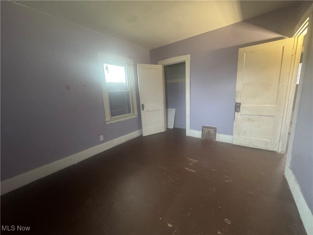 27 W Avondale Avenue