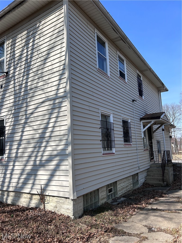 81 Hilton Avenue