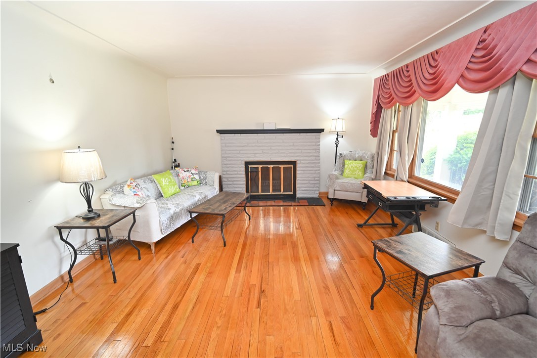 388 Meadowbrook Avenue
