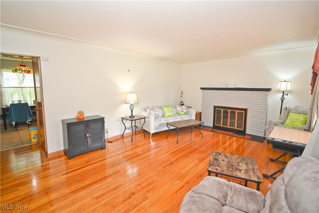 388 Meadowbrook Avenue