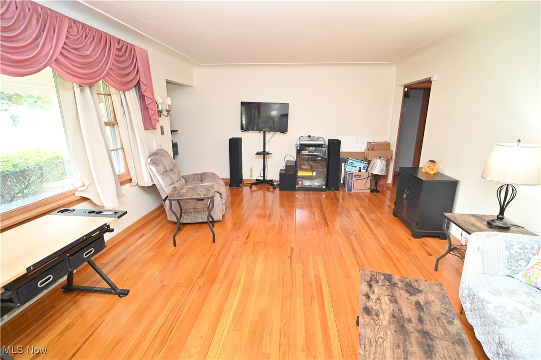 388 Meadowbrook Avenue