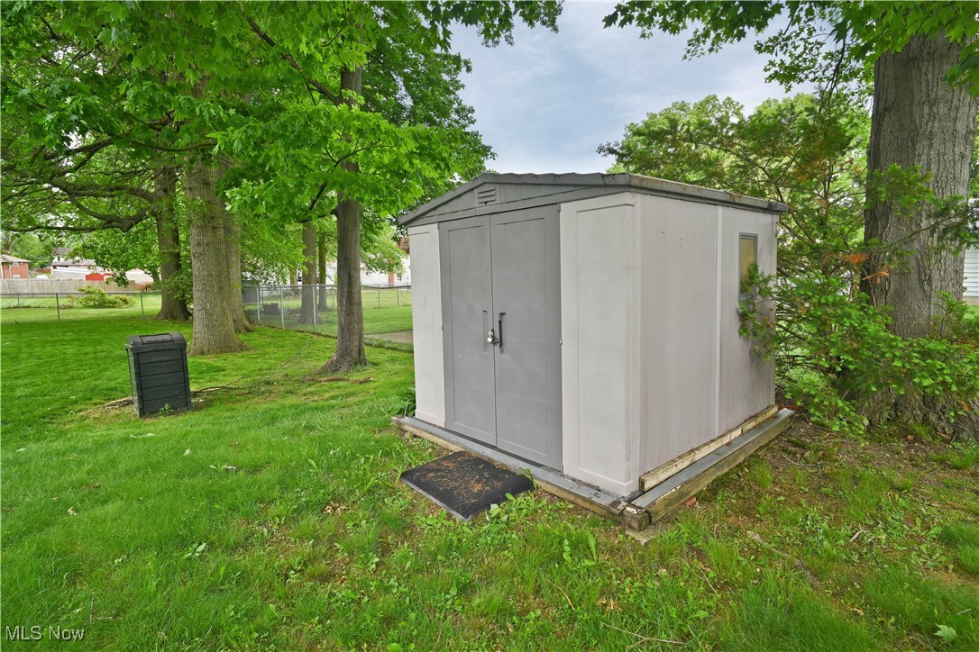 388 Meadowbrook Avenue
