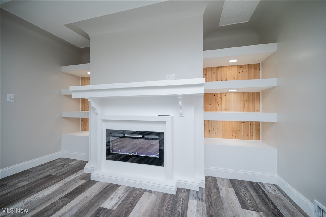 595 Elm Street