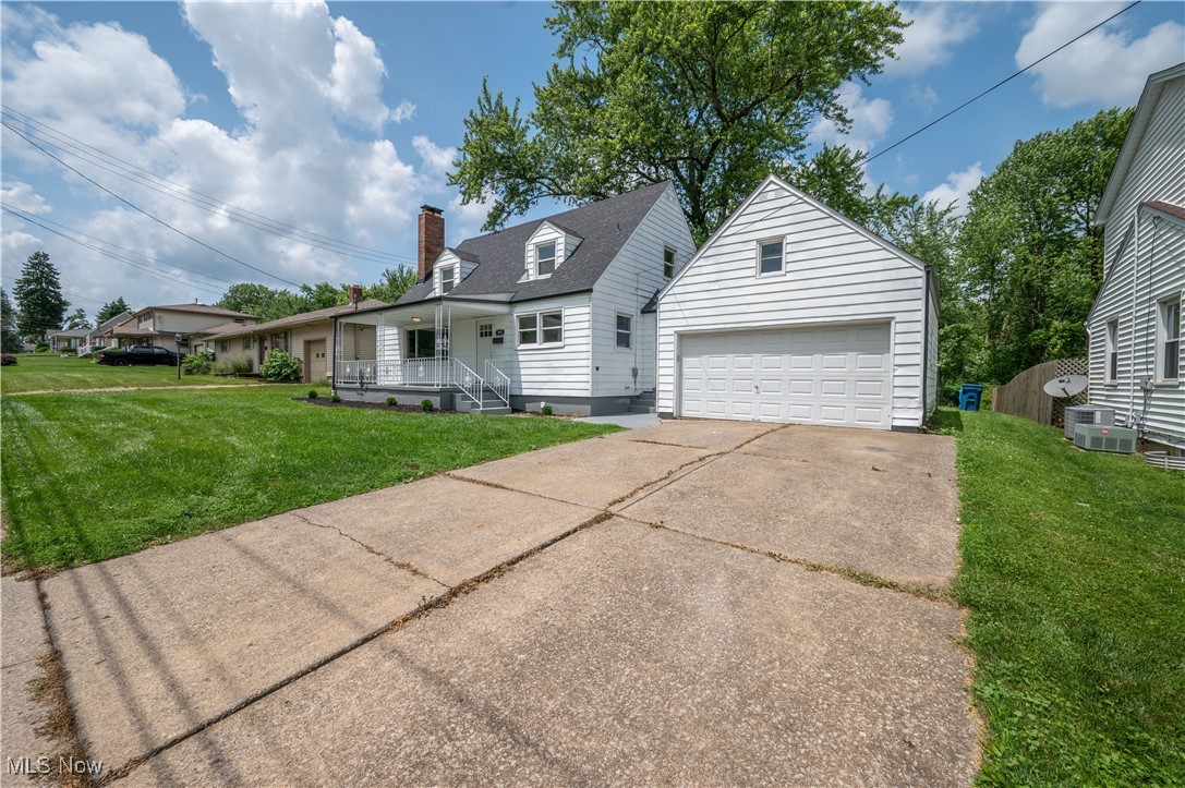595 Elm Street