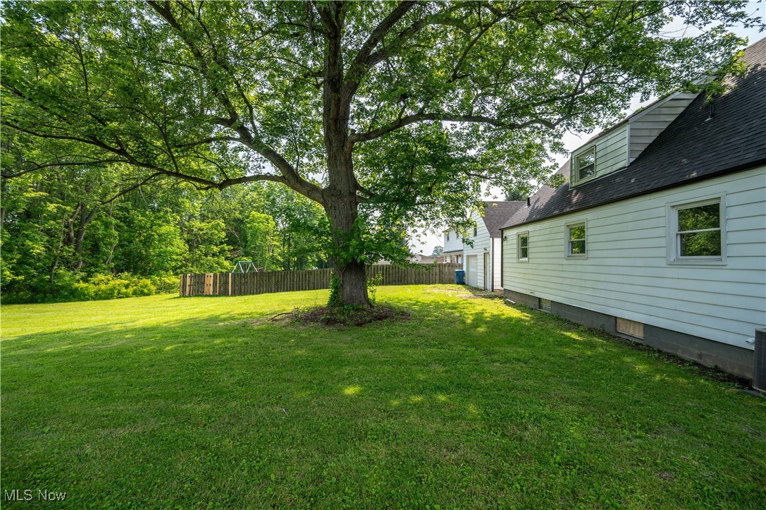 595 Elm Street