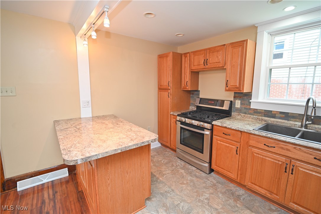 420 E North Avenue