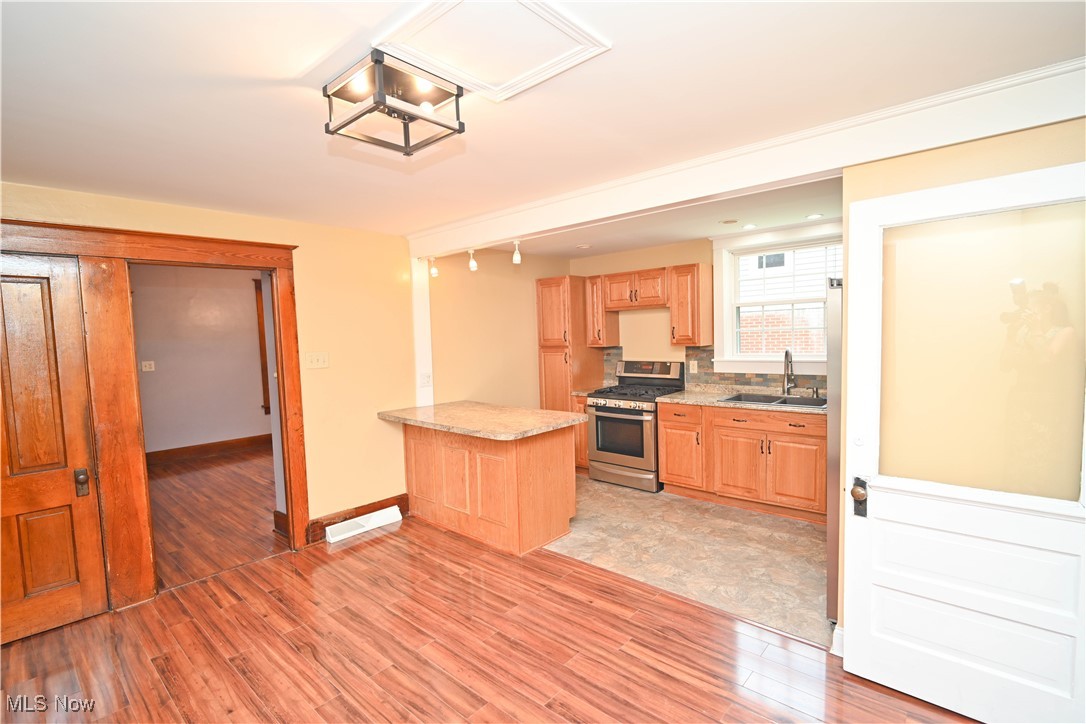 420 E North Avenue