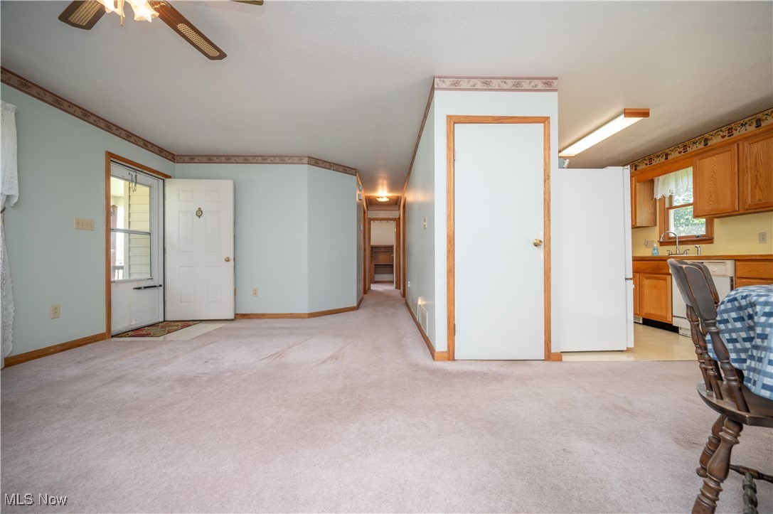 125 W Texas Avenue