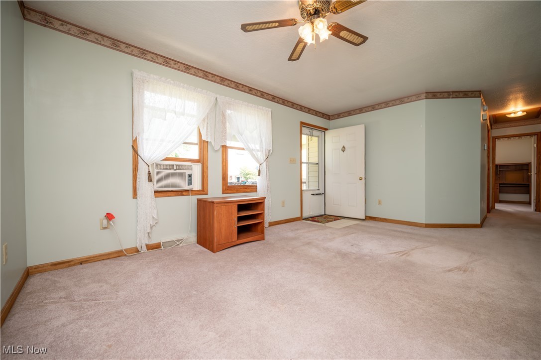 125 W Texas Avenue