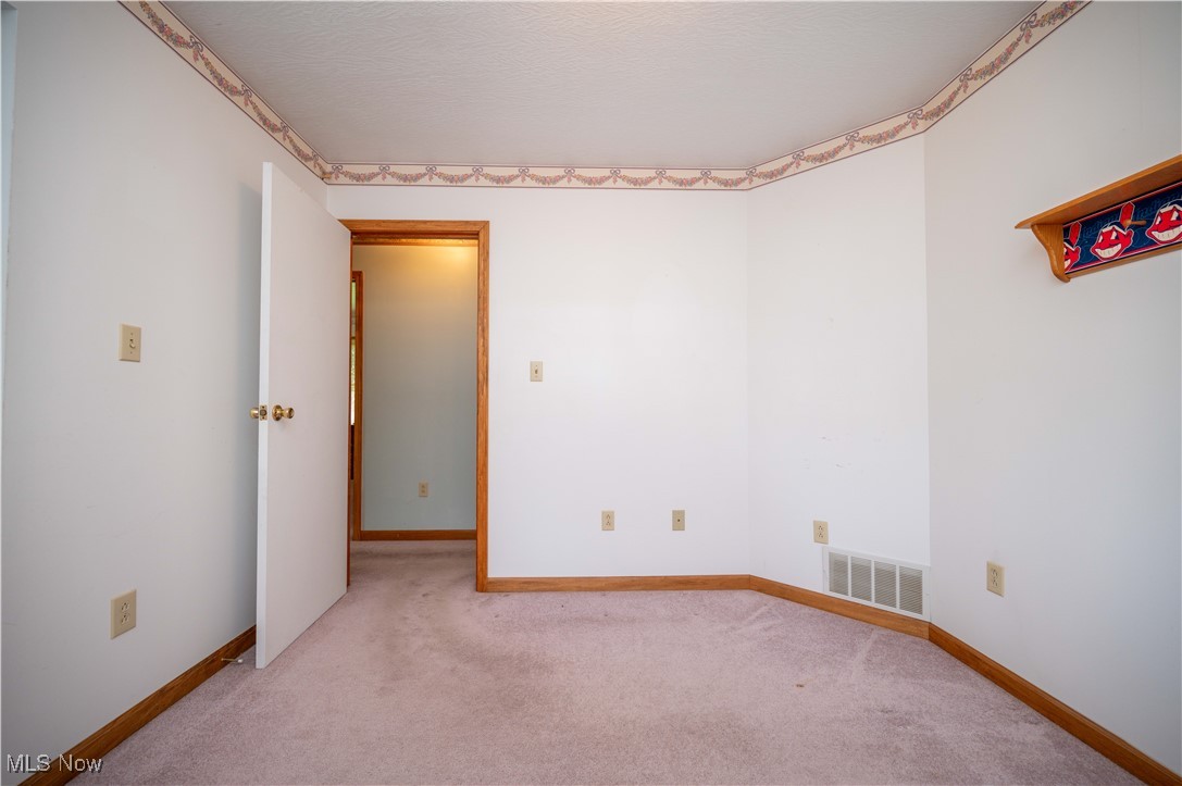 125 W Texas Avenue