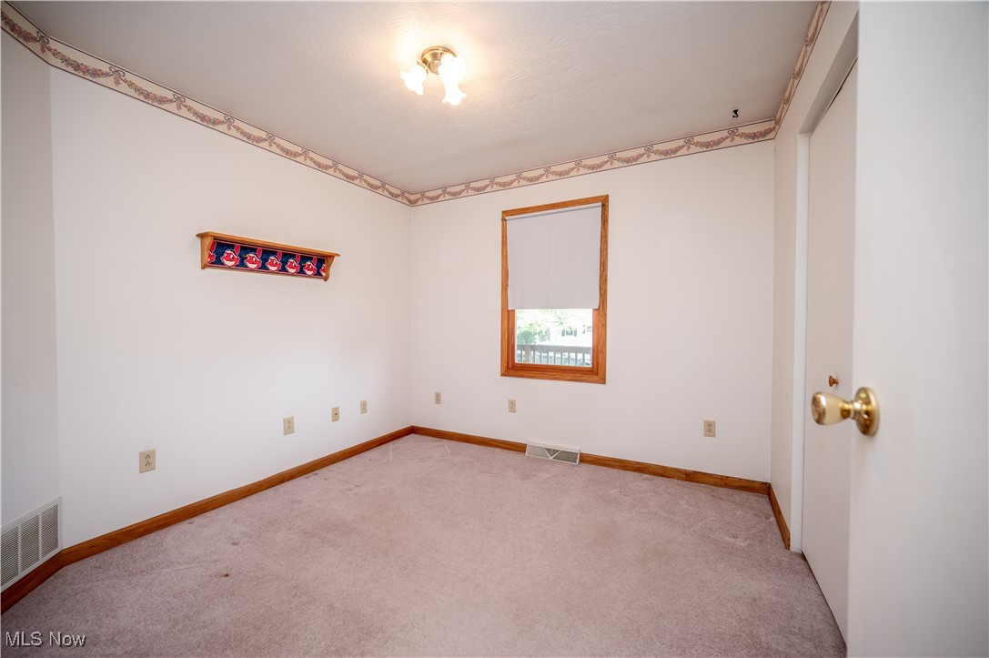125 W Texas Avenue
