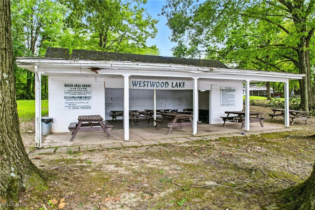130 Hickory Lane SW