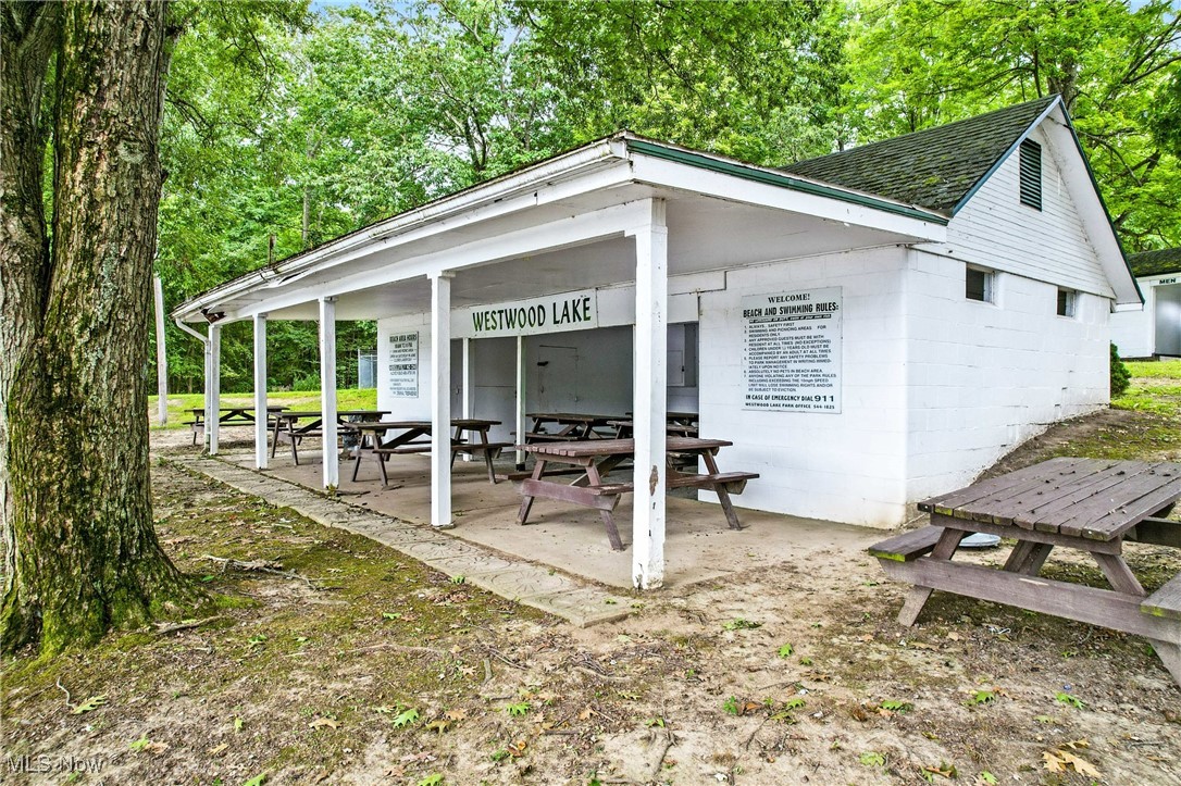 130 Hickory Lane SW