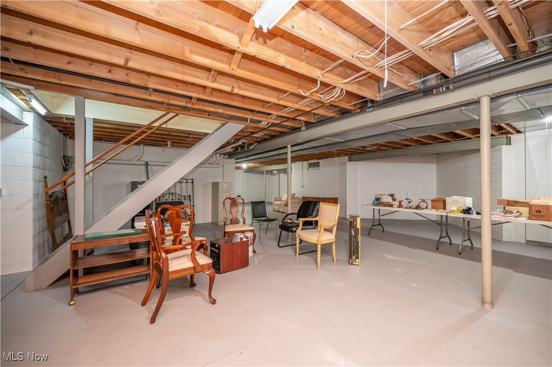 6261 Whispering Meadows Drive