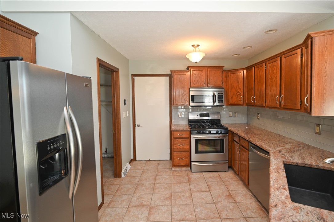 6856 Berry Blossom Drive
