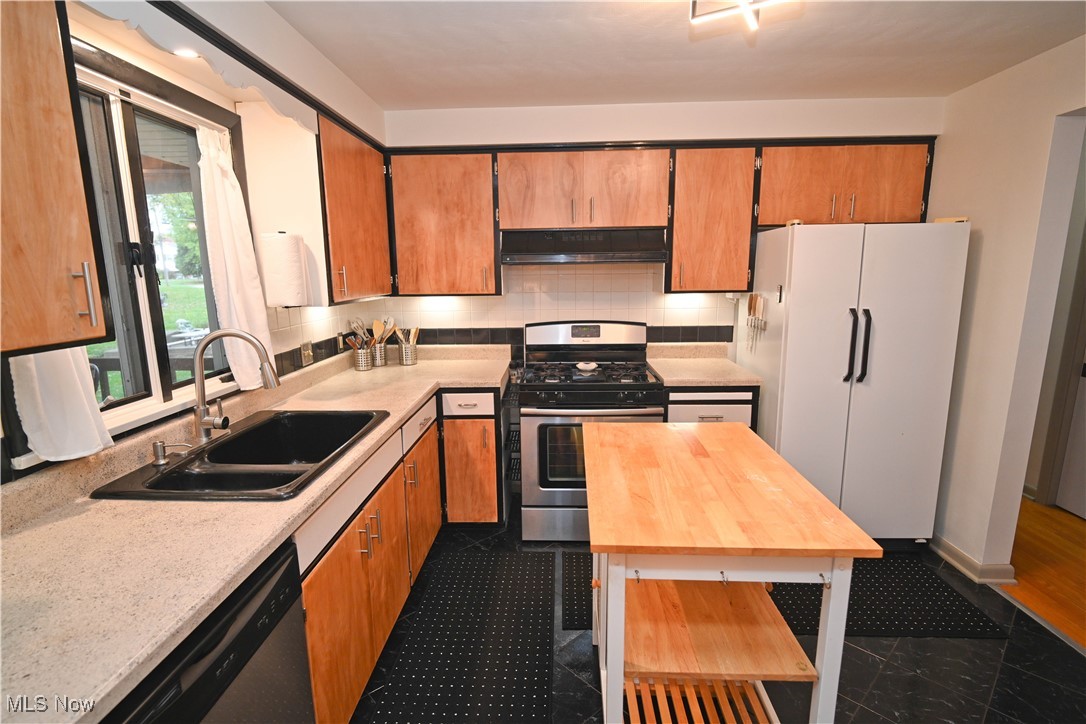 3811 Artmar Drive