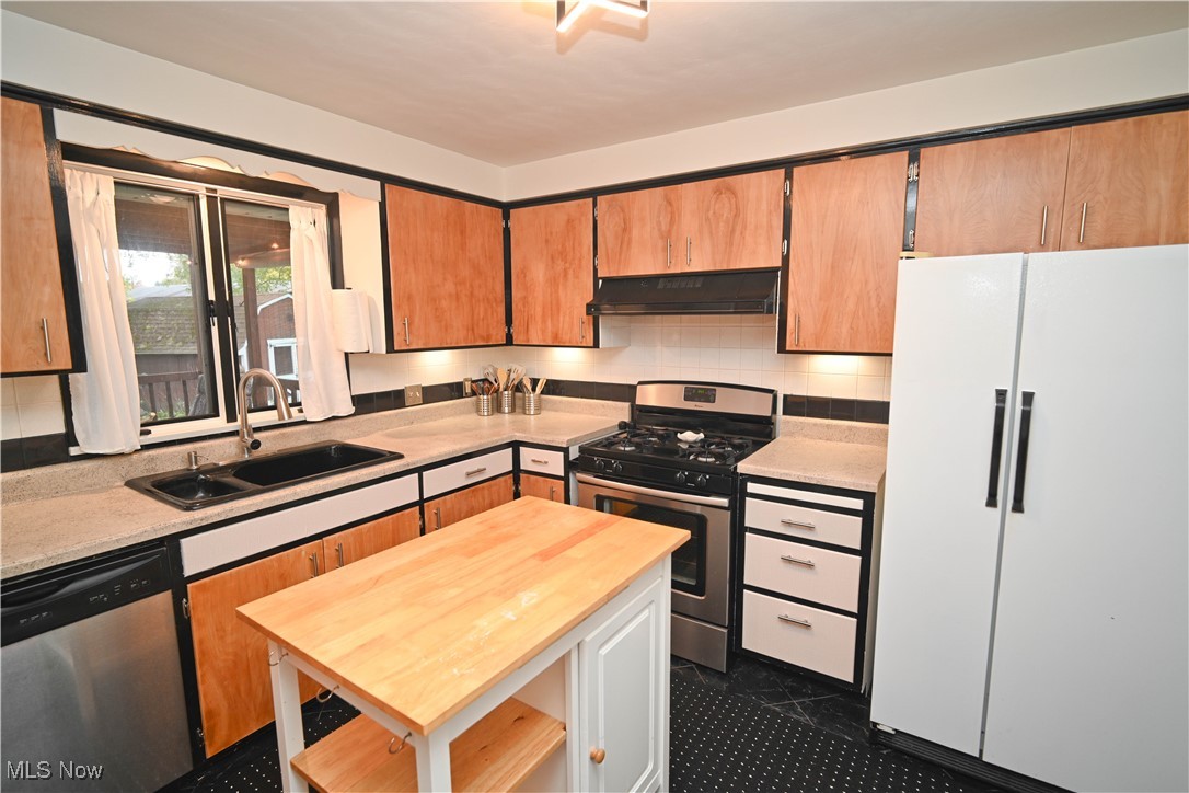 3811 Artmar Drive