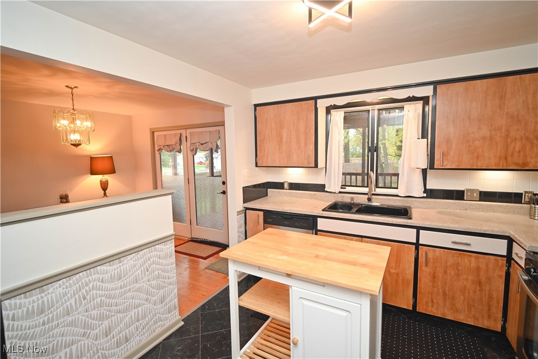 3811 Artmar Drive