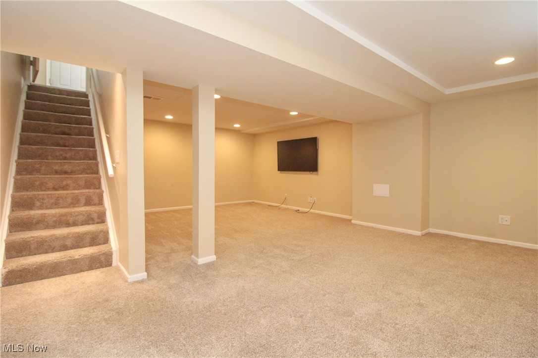 8183 Venice Heights Drive NE