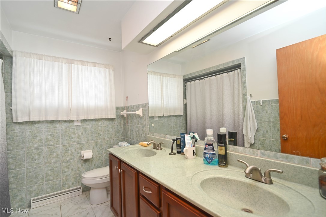 85 Lake Shore Drive