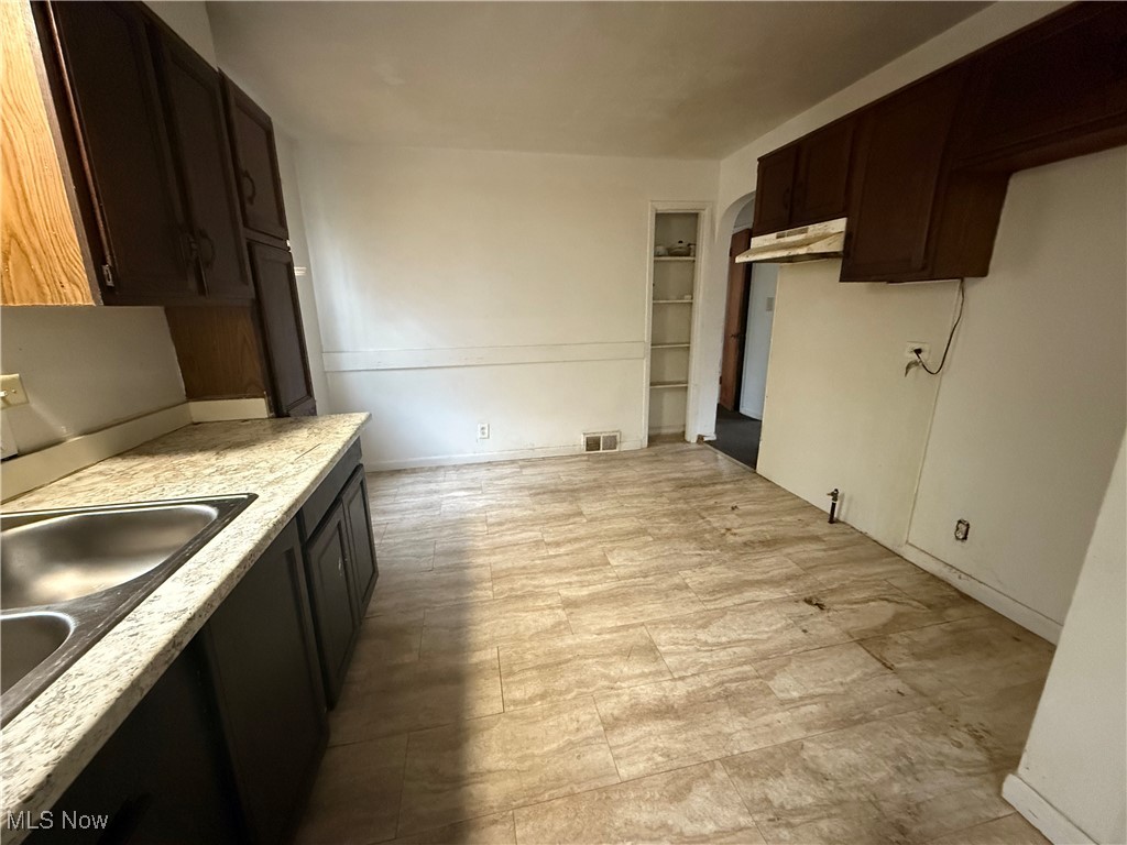 95 E Earle Avenue