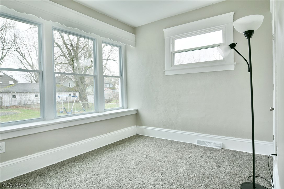163 N Chestnut Avenue