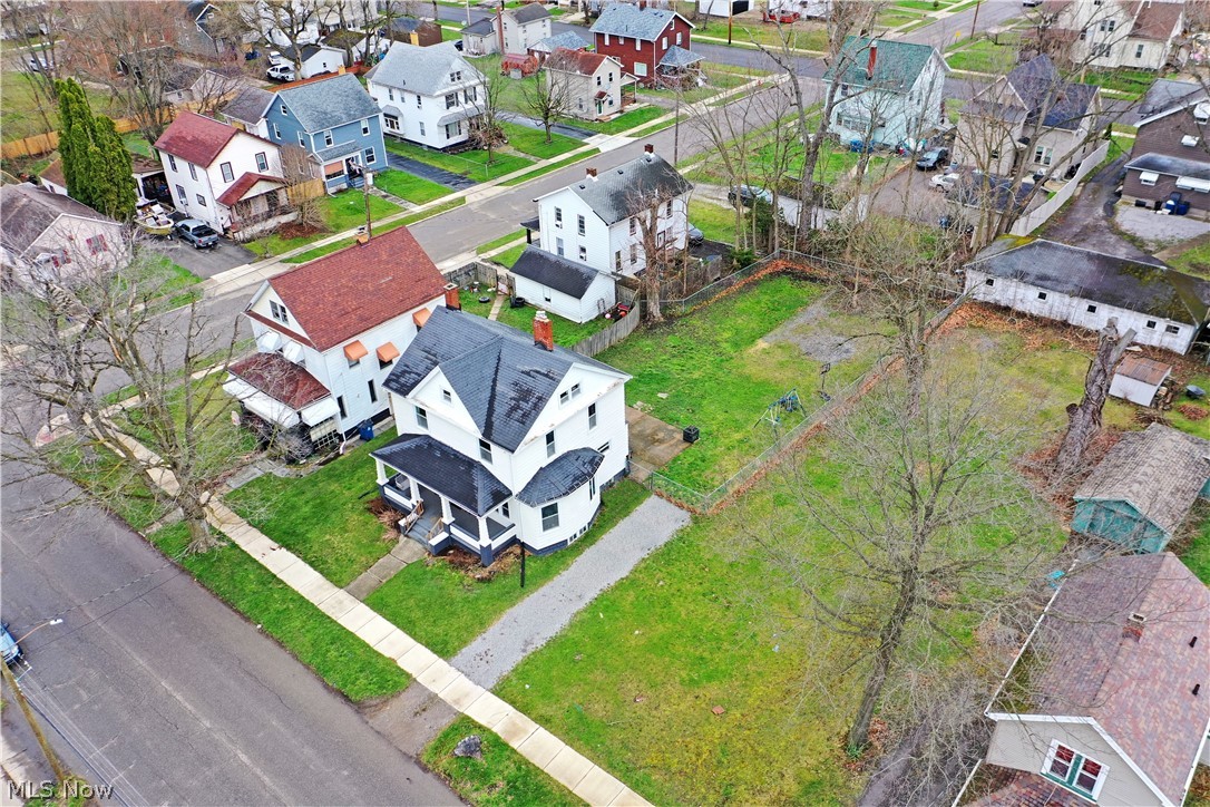 163 N Chestnut Avenue