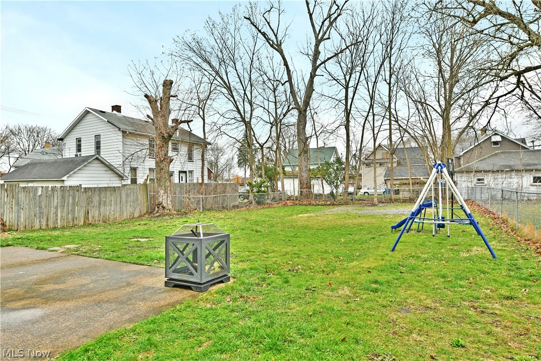 163 N Chestnut Avenue
