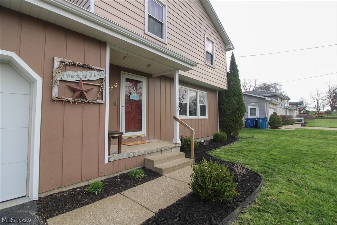 1913 Cloverbrook Drive