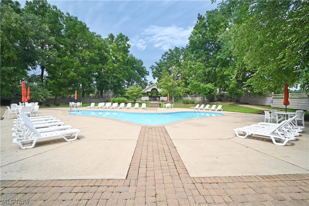 325 S Linden Court