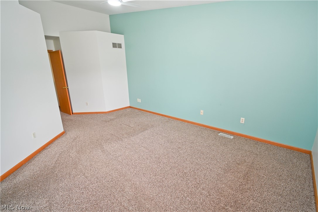 325 S Linden Court