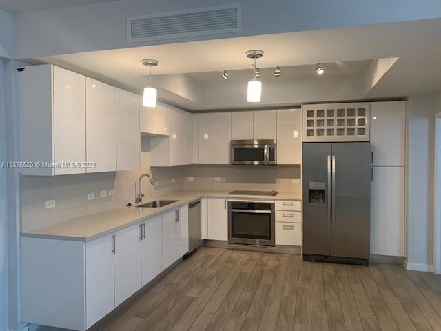 999 SW 1st Ave # 2101