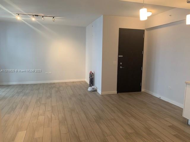 999 SW 1st Ave # 2101