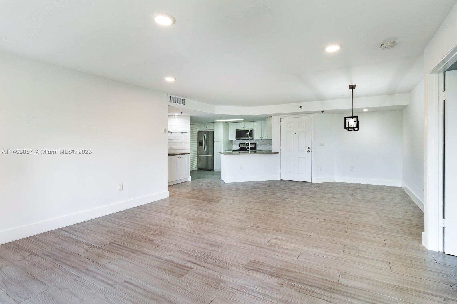 2351 Douglas Rd # 1007