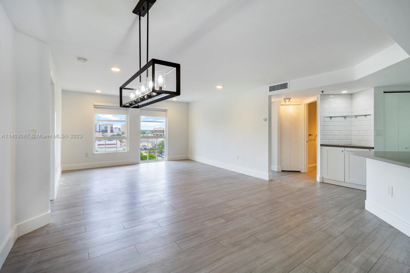 2351 Douglas Rd # 1007