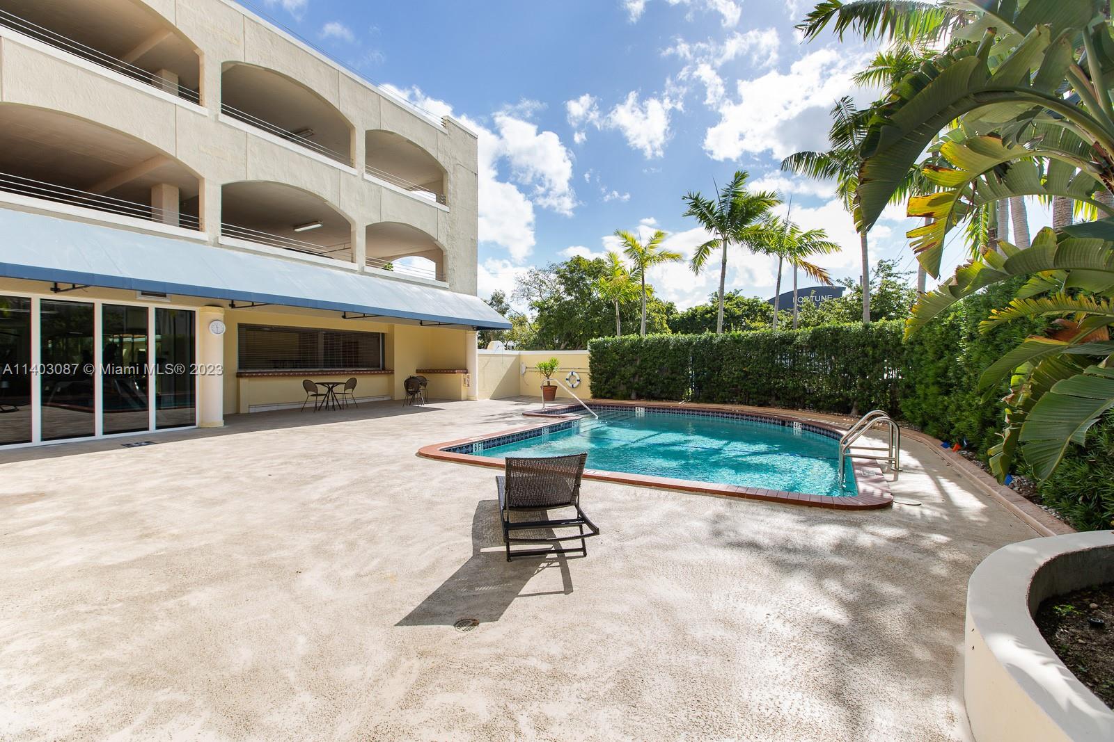 2351 Douglas Rd # 1007
