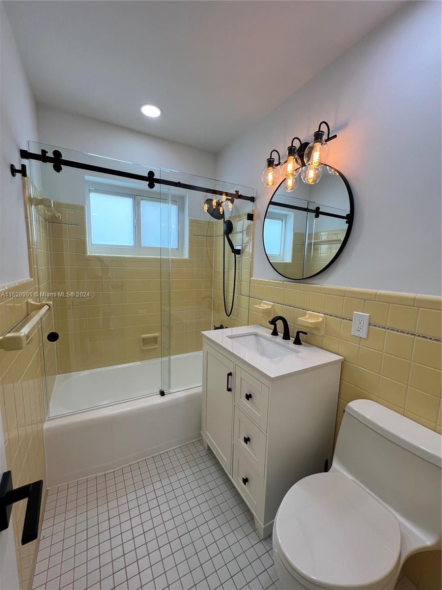 1670 NE 171st St Unit: 1front