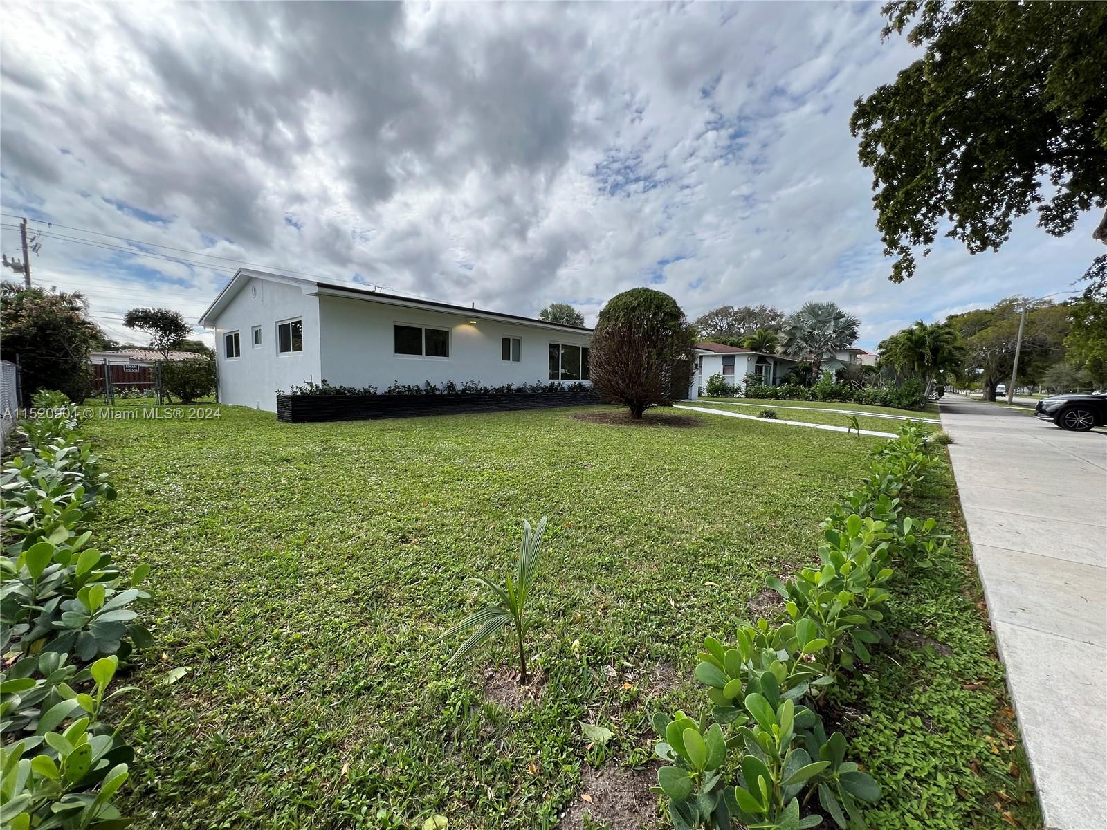 1670 NE 171st St Unit: 1front