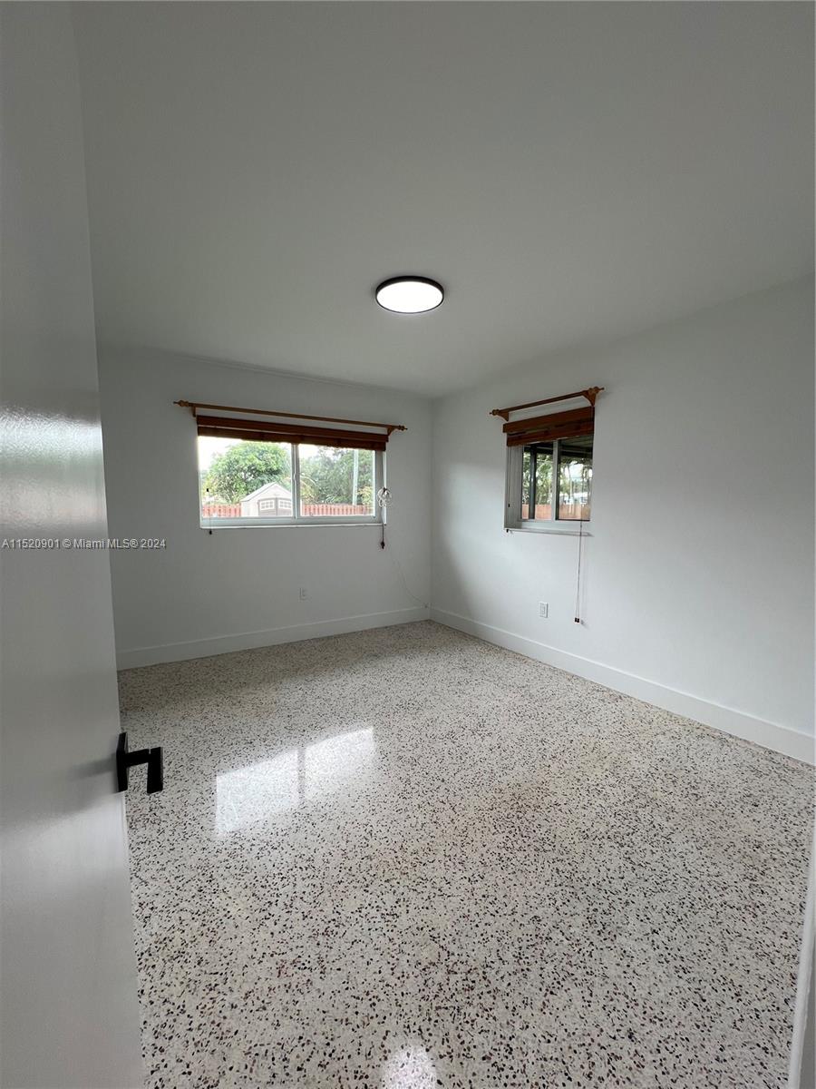1670 NE 171st St Unit: 1front