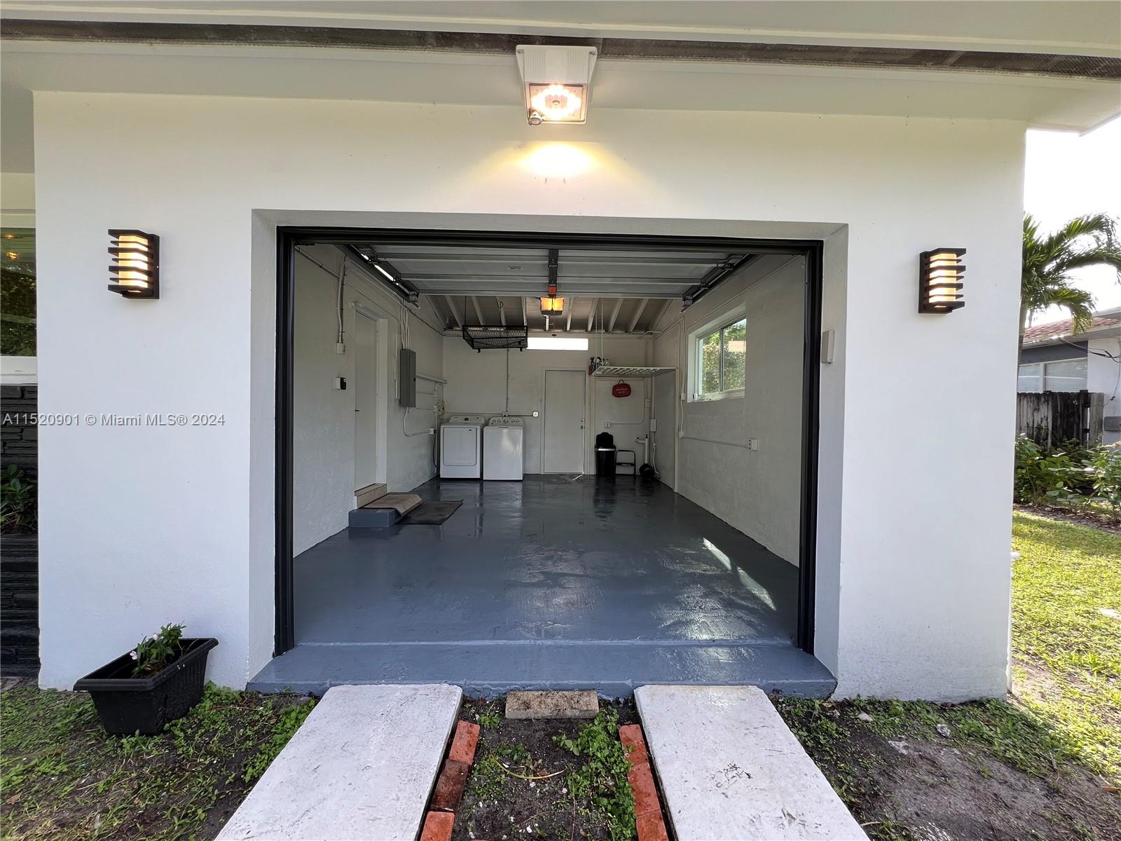 1670 NE 171st St Unit: 1front