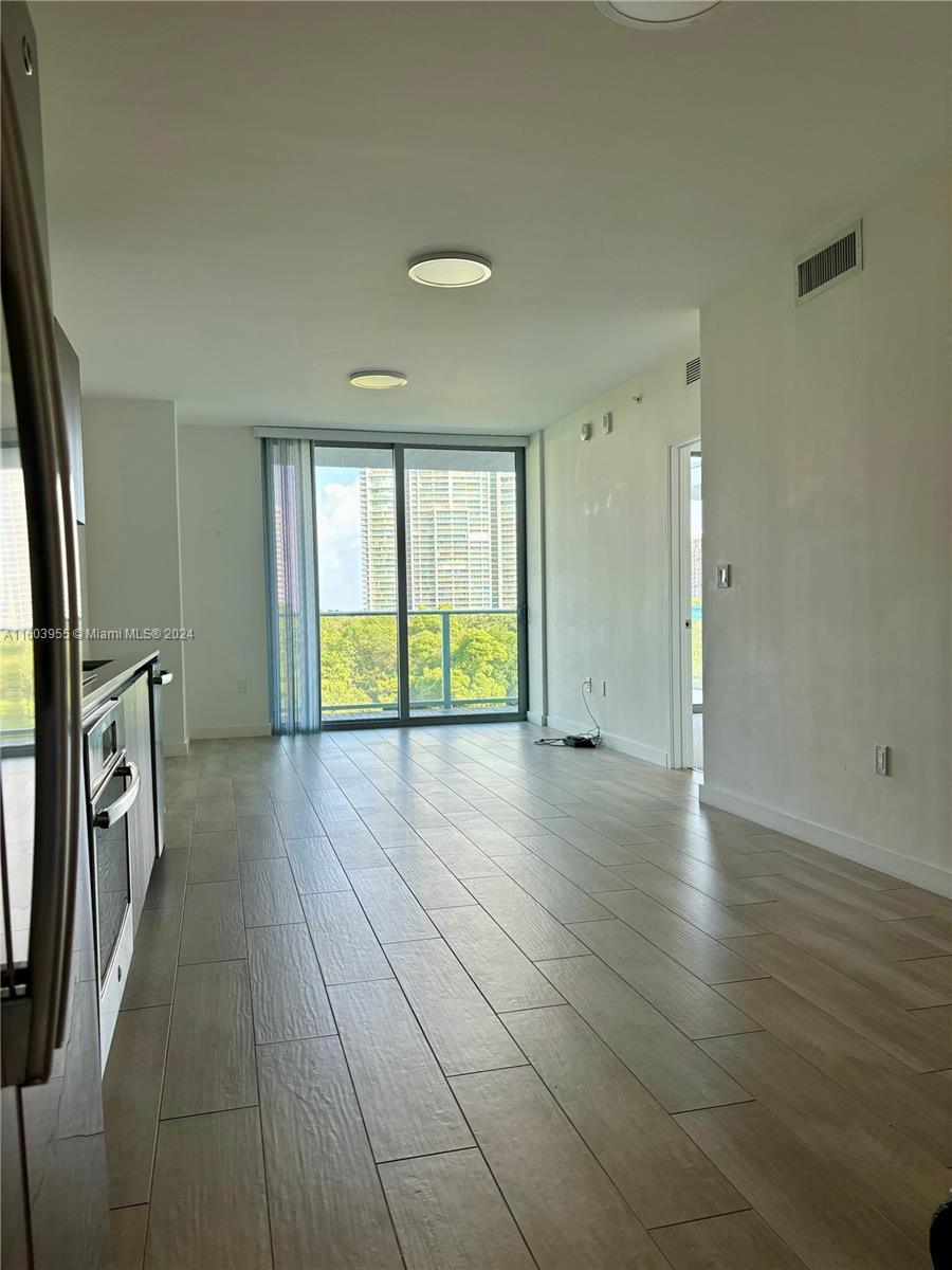 1600 SW 1st Ave # 609