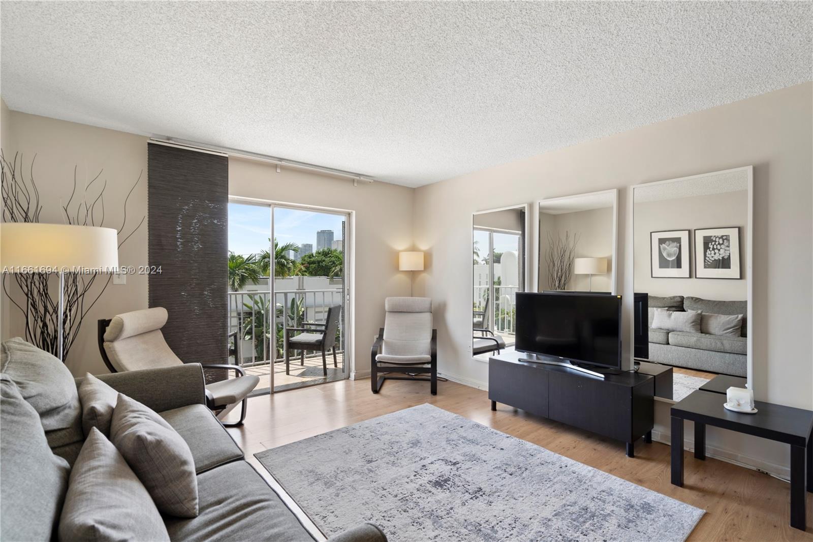 1428 Euclid Ave # 303