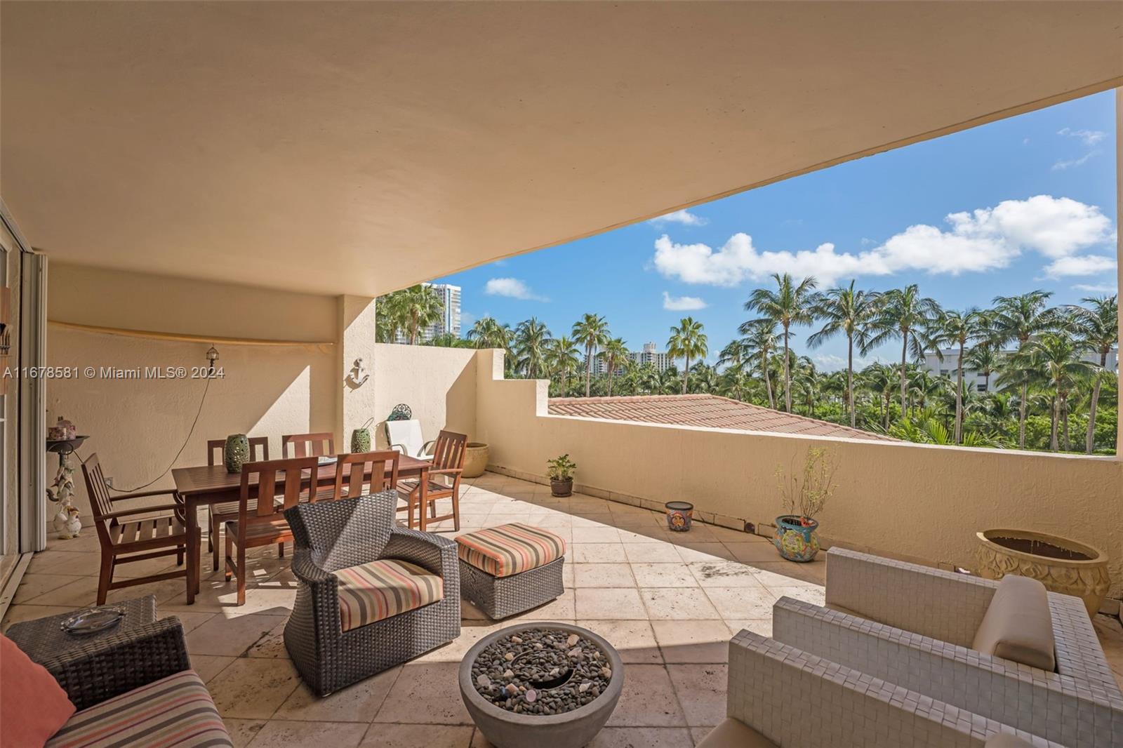 765 Crandon Blvd # 305