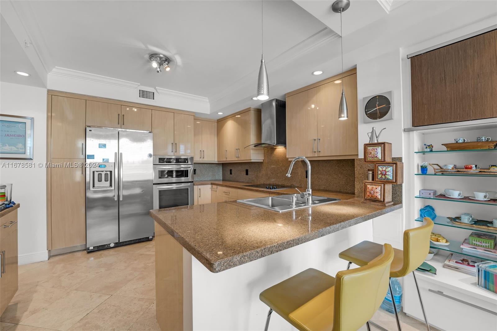 765 Crandon Blvd # 305