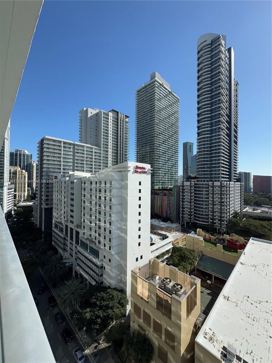 79 SW 12th St Unit: 1702-S